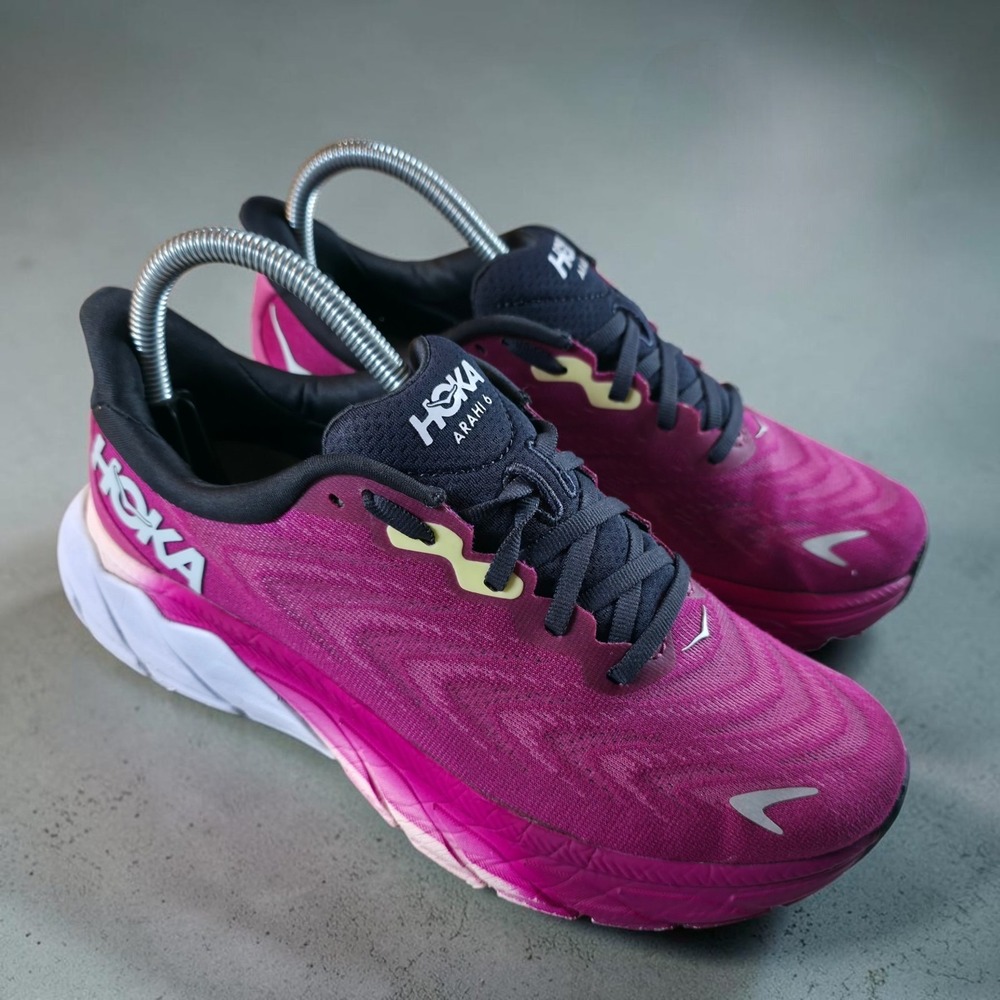 Hoka One One Arahi 6 Womens Size 7.5 B Pink White Running Shoes Sneakers